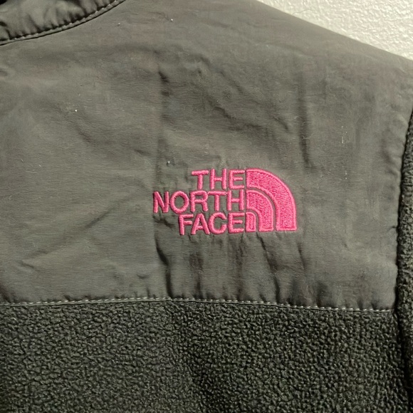 The North Face charcoal gray Fleece Jacket with Pink Accents sz S (7/8) - Picture 10 of 10